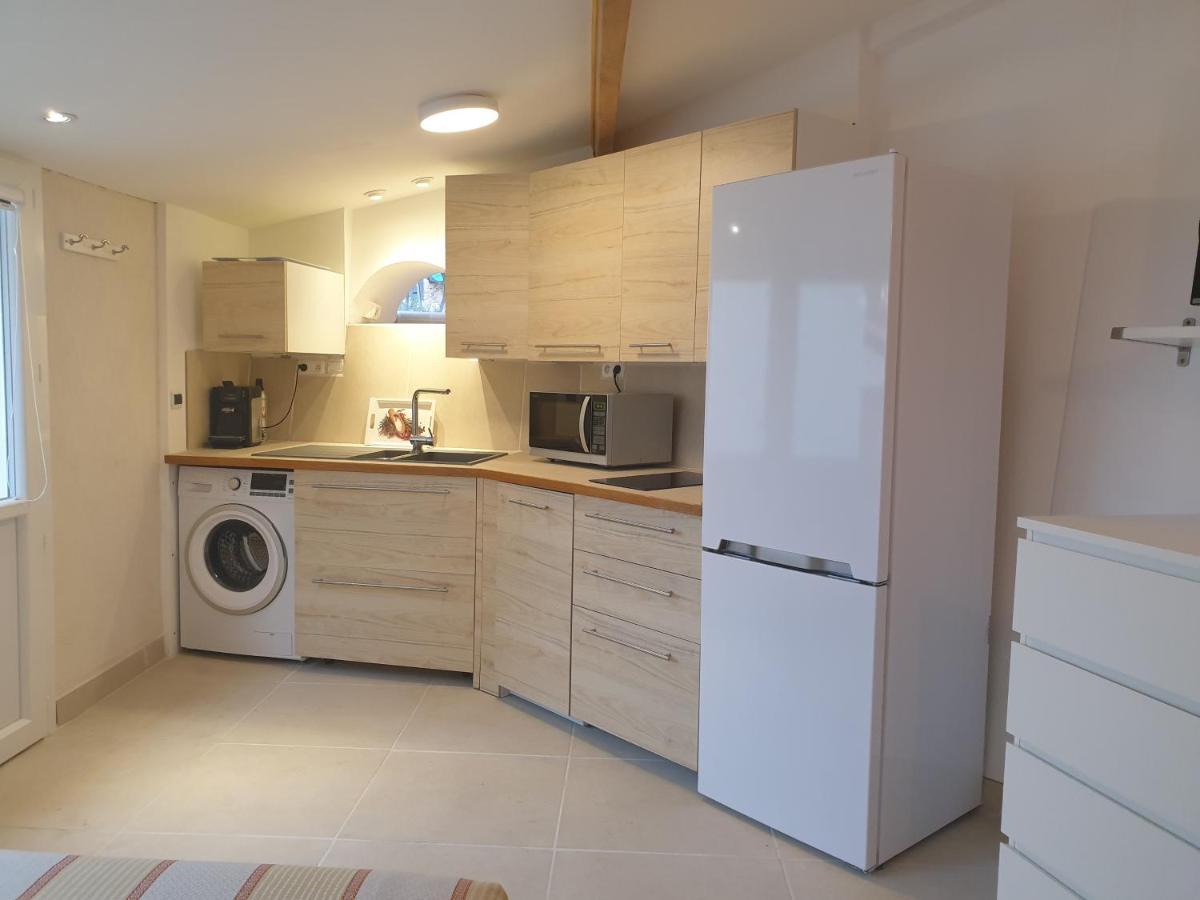 Petite Etoile de Mer: Beachfront Studio with Terrace Saint-Mandrier-sur-Mer Exterior photo