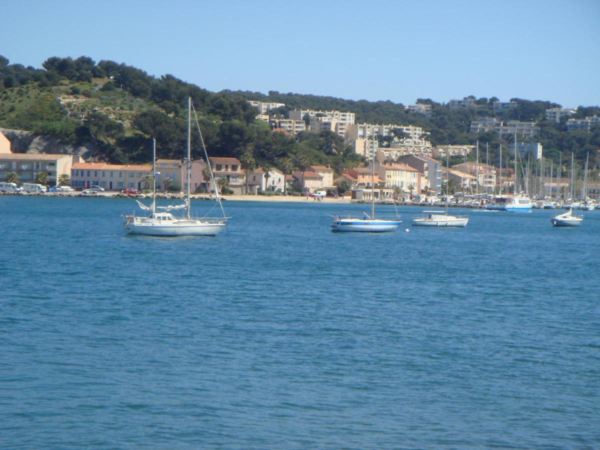 Petite Etoile de Mer: Beachfront Studio with Terrace Saint-Mandrier-sur-Mer Exterior photo