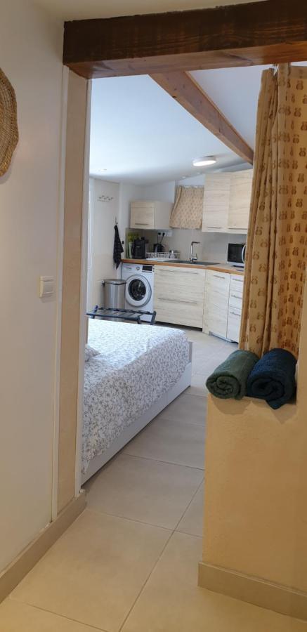 Petite Etoile de Mer: Beachfront Studio with Terrace Saint-Mandrier-sur-Mer Exterior photo